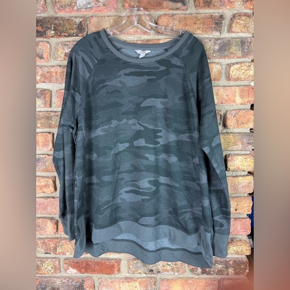 Danskin Tops - Premium Danskin Dark Camo Pullover